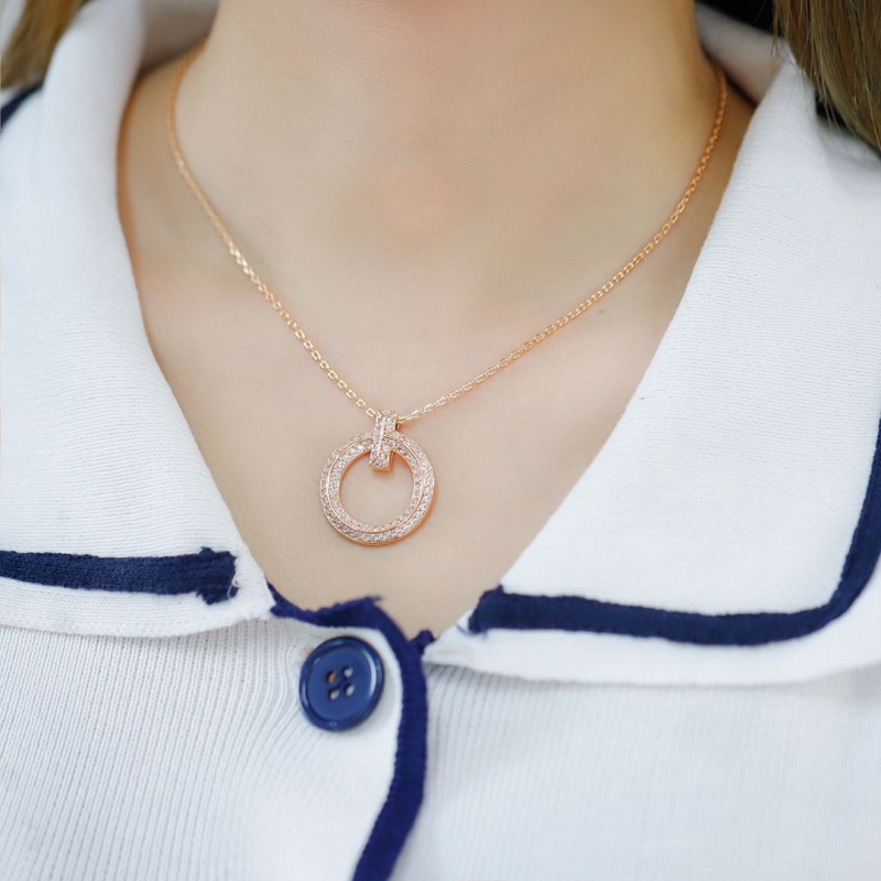 T*f*ny necklaces